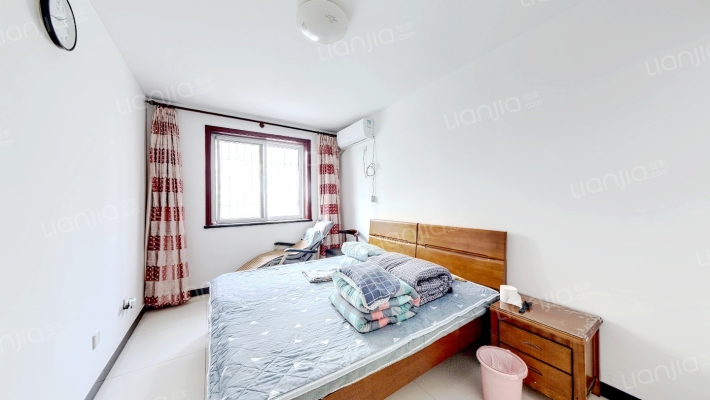 印象城旁边一层带小院带地下室南北通透大两居-卧室A