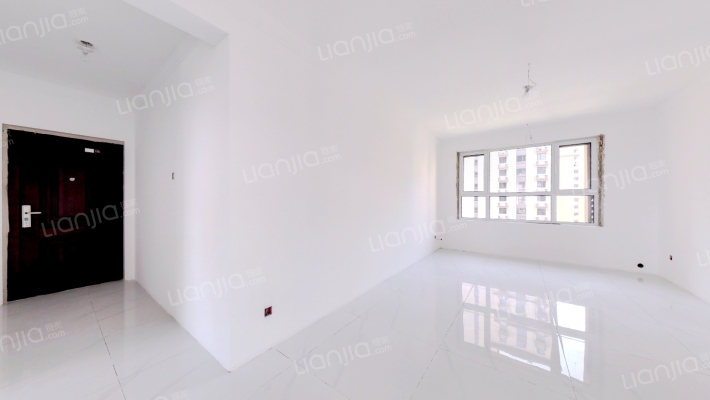 南北通透的三居室，中间楼层不挡光，全屋定制的柜子。-客厅