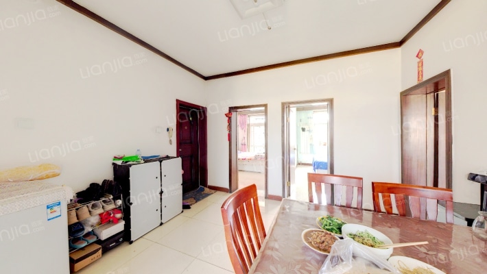 政法街南段位置好，公摊小，房子干净，换了大房出售-餐厅