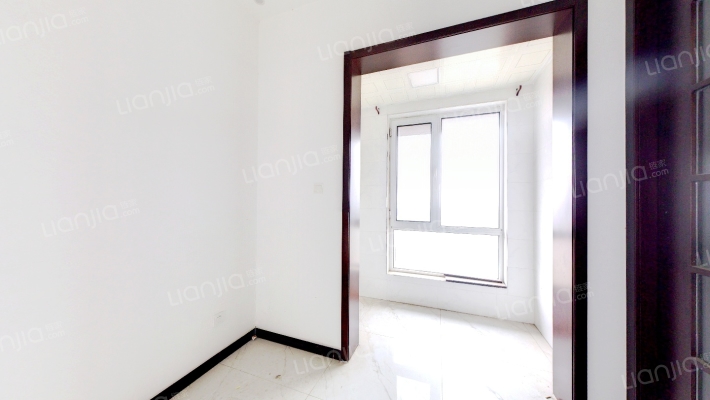 香邑溪谷顶层大三居，简装空房，看房方便-餐厅