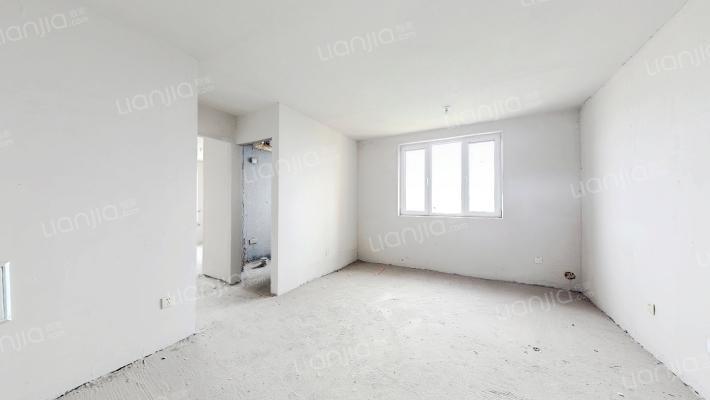 德信公园 此房毛坯随意装修格局好交通便利-客厅