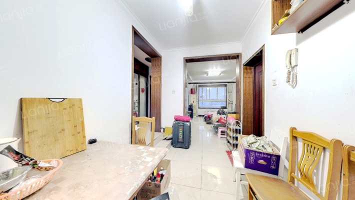 冠云路 正规南北通透两居，好楼层，带地下室，急售-客厅