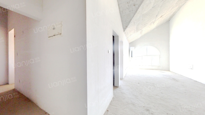 出售香邑溪谷 南向两居 带阁楼  毛坯-客厅