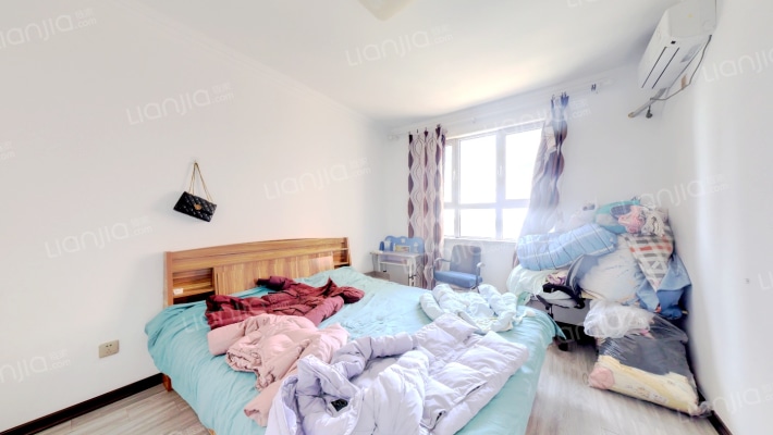 此房格局户型方正，中间楼层，满二税费少，南北通透-卧室B