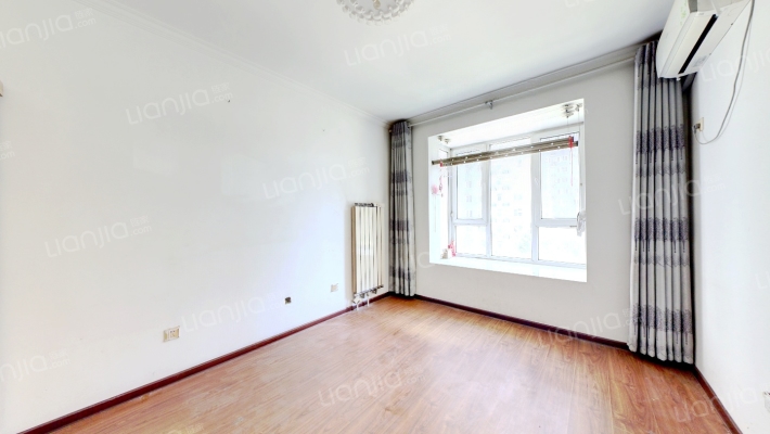 理想城南北通透两居，中间楼层，出行方便，位置好-卧室B