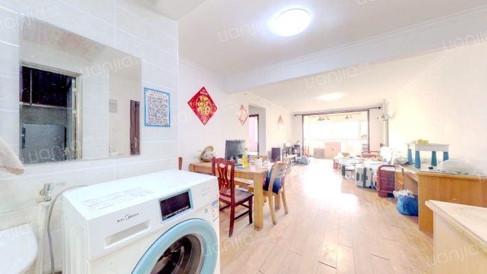 集中供暖  物探家属院  通透三居室  停车免费-客厅