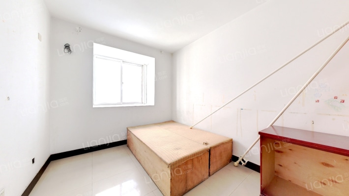 满五唯一，全天采光，中间楼层，随时看房-卧室A