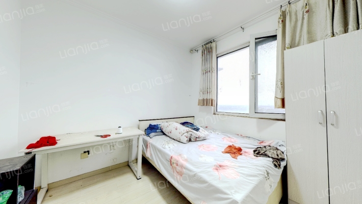 南北通透三居室  好楼层 采光足 房本满二税费低-卧室B