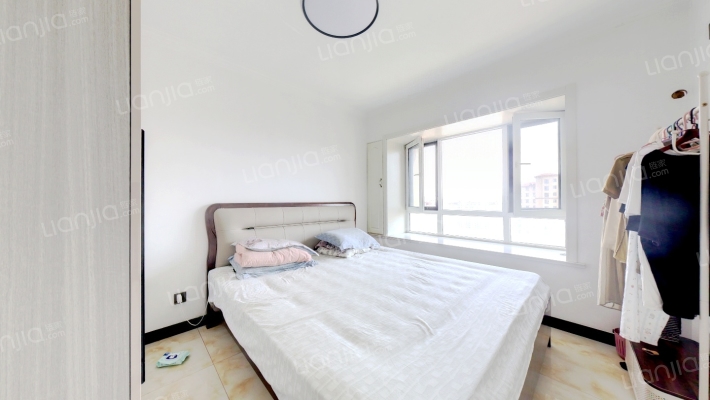 香邑溪谷玫瑰园，南北通透三居室，精装修拎包入-卧室C