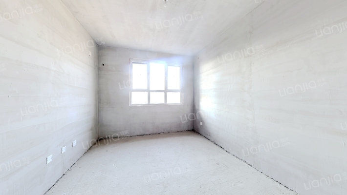 北边是钻石购物广场，影院，小区楼下自带底商-卧室B