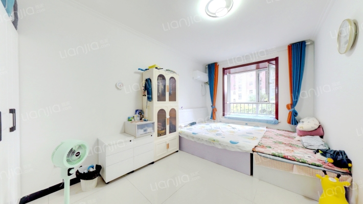 天地新城 3室2厅 南 北-卧室B