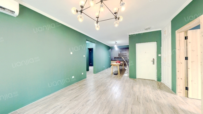 一层带院 明厨明卫 房本满二 看房随时-客厅