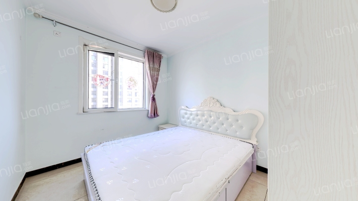 小区环境好，绿化好，居住舒适度高，24小时保安值班-卧室A