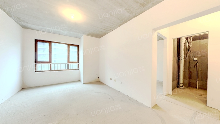 鸿坤南区，朝阳三居室。采光视野无遮挡。-客厅