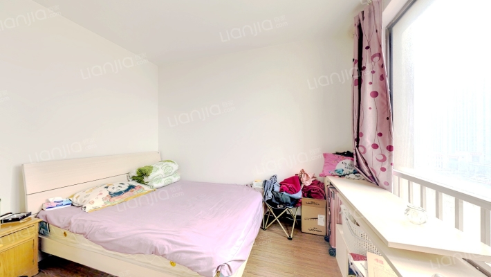 位置优越南面是全天采光小三居带装修。-卧室C