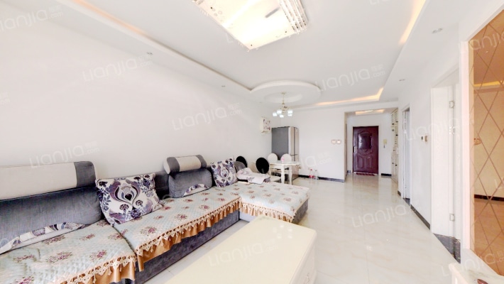 全阳两居室，视野宽阔，配套齐全，精装拎包入住-客厅