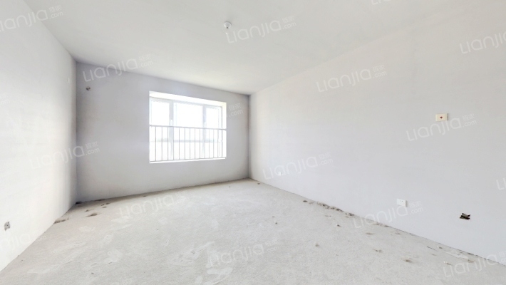 此房满五唯一，三跃四层叠拼，毛坯房，有车位-卧室C