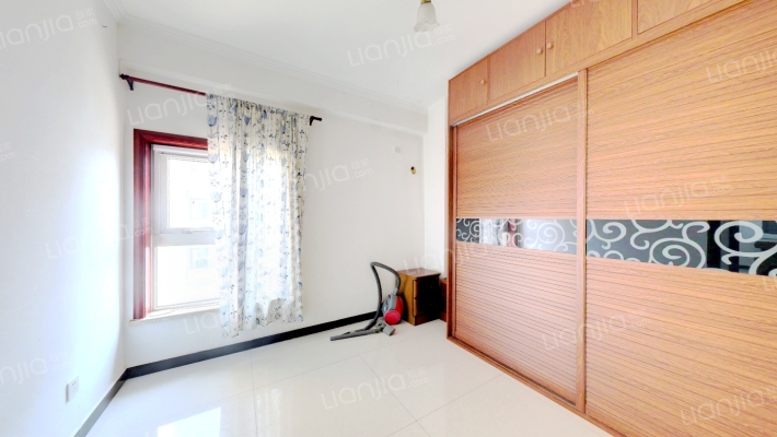 涿州开发区钻石广场集中供暖两居室房本满五年-卧室A