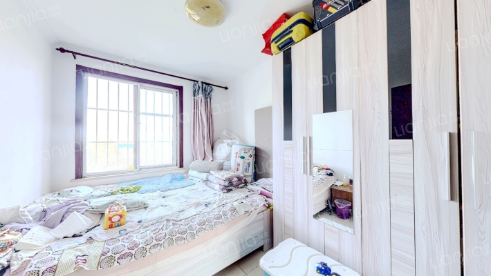 东兴南街 上学电梯房   好楼层 交通便利-卧室B