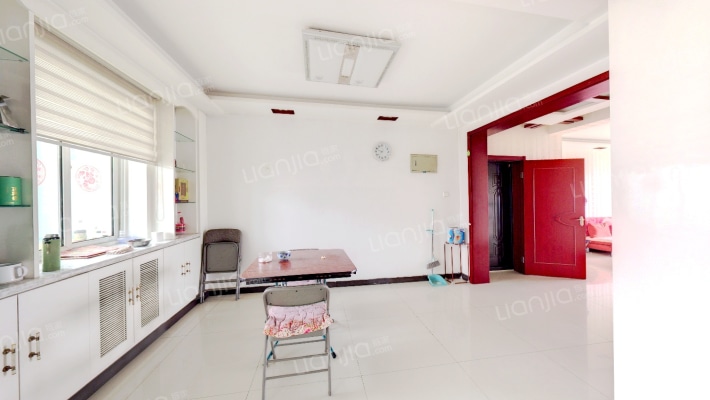 朝阳路 水乡园 南北通透大三居 集中供暖 免费停车-餐厅