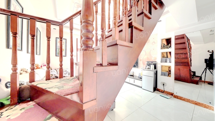 钻石广场 2室1厅 南 北-客厅