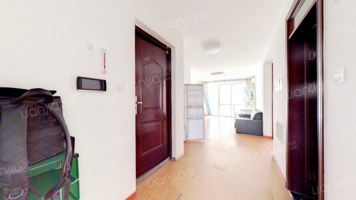 此房满二，看房方便，有装修，无尾款-客厅