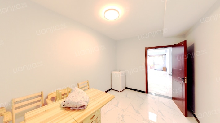 ha华装修未住 带露台 带小院 有车库  房本满二-书房