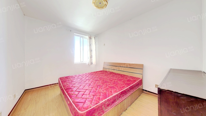 德信公园名流五期，集中供暖，南北通透两居-卧室A