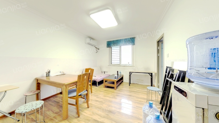 华阳路东南向两居，采光好，55万-客厅