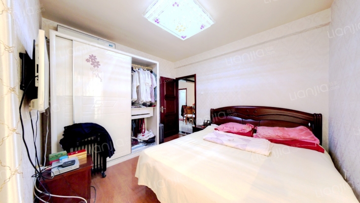 自住精装，采光全天无遮挡，房本满五唯一-卧室B