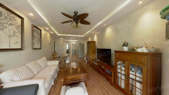 凯旋门南北通透品牌精装明厨明卫，业主急售-客厅