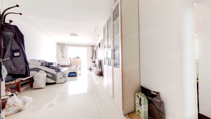 宜佳旺广场旁， 范阳主路，交通便利，地段优越-客厅