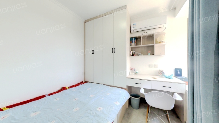 房子是朝南两居，拎包入住。中间楼层。-卧室A