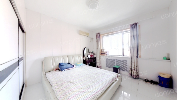 房本满五唯一，三羊开泰户型，低楼层居住舒适。-卧室A