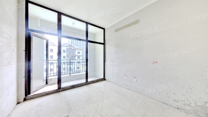 出售 凤麟府南北通透洋房三居双卫  采光好-卧室C