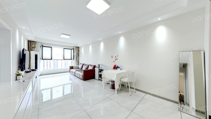 采光无遮挡，格局设计合理，动静分区明确，精装修-客厅