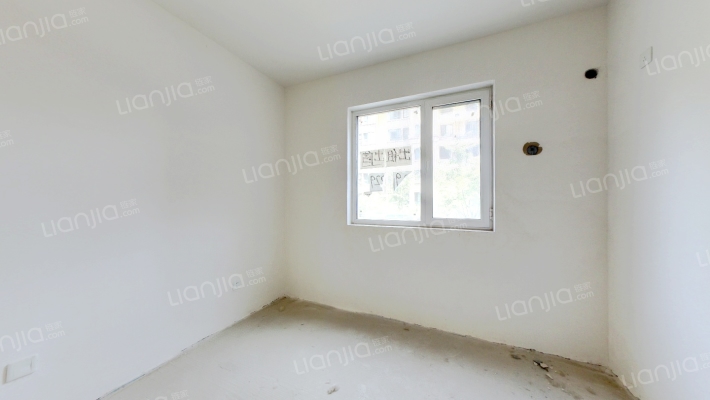 天地新城 南北通透三居 102平58万 满二，看房有钥匙-卧室B