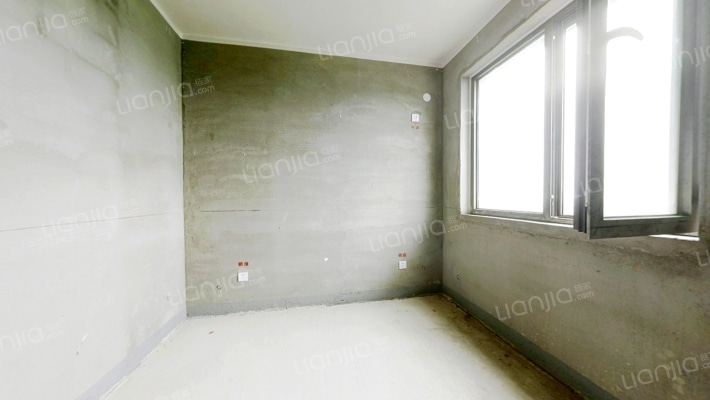 房子是南北通透三居，中间楼层，没有遮挡视野好-卧室A