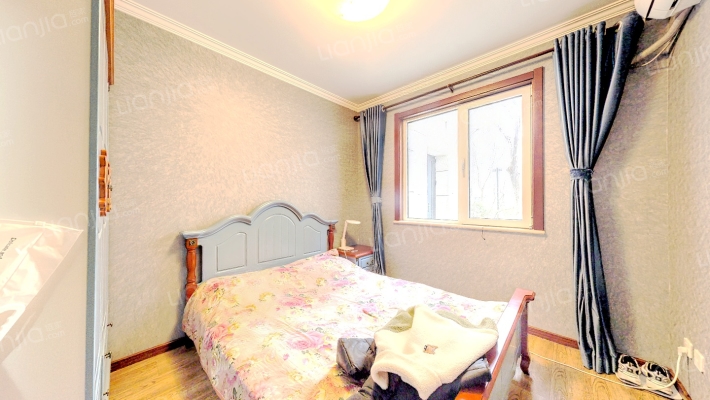 精装六居，下跃户型方正。带下沉花园。-卧室F