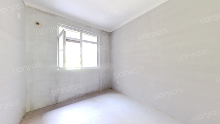 高铁华融现代城，一层带院子带下跃。-卧室C