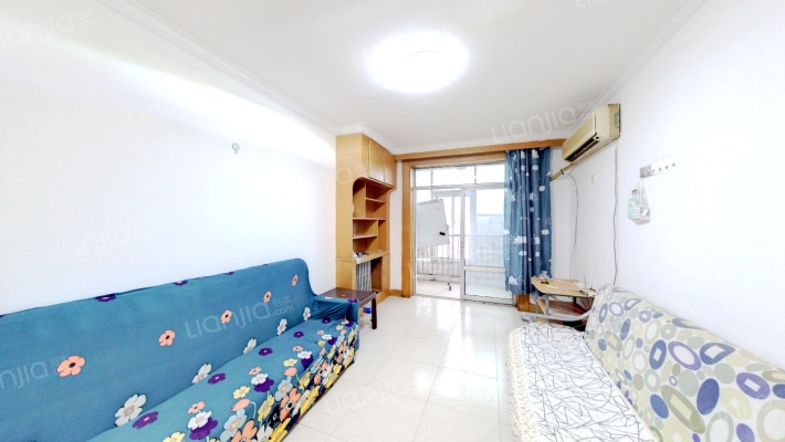 此房满五唯一，一梯两户南北通透-客厅