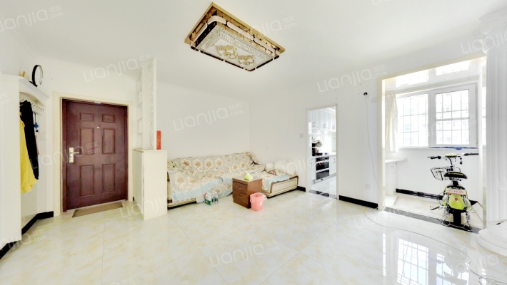 翔天万和城 3室1厅 南 北-客厅