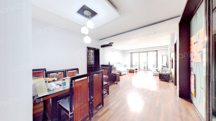 出售  燕赵花园南北通透三居双卫  带80平米小院-餐厅