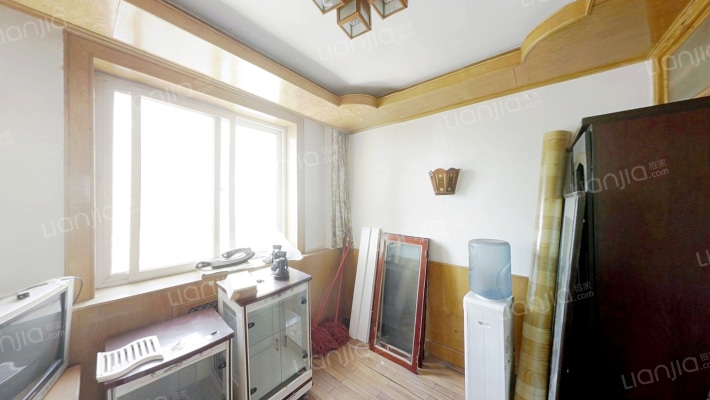 房本满五年，税费低，南北通透，采光好-卧室A