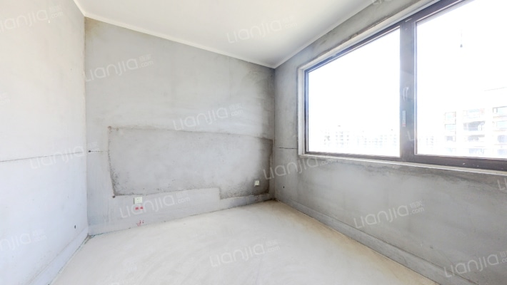 房子户型是南北通透，毛坯，采光好，视野好-卧室A