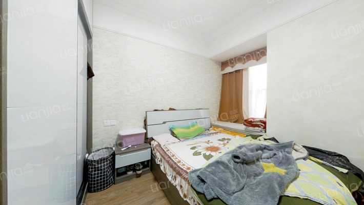 融创品质楼盘，环境优美，适宜居住-卧室C