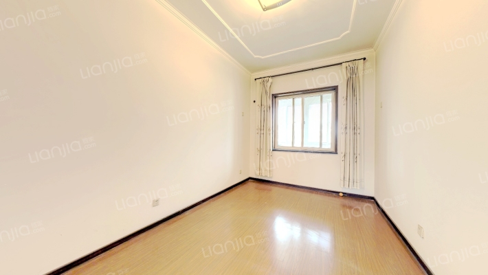 公园旁  大三居  南北通透  公摊小繁华地段-卧室B