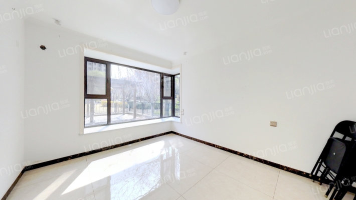 高铁新干线 4室1厅 南 北-卧室D