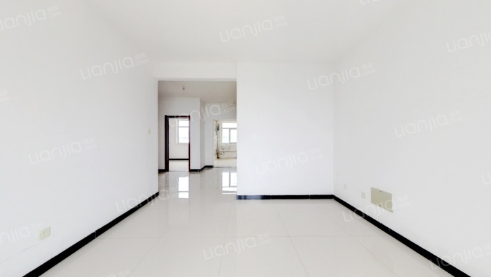 开发区南北通透一梯两户两居室诚意出售-客厅