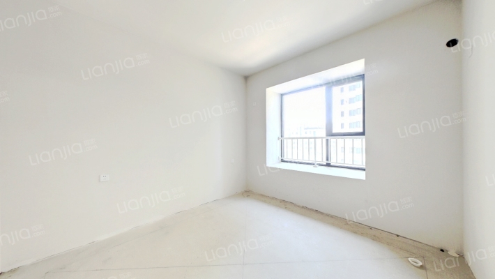 高新区三居双卫，集中供暖，78万带车位，房本在手-卧室A